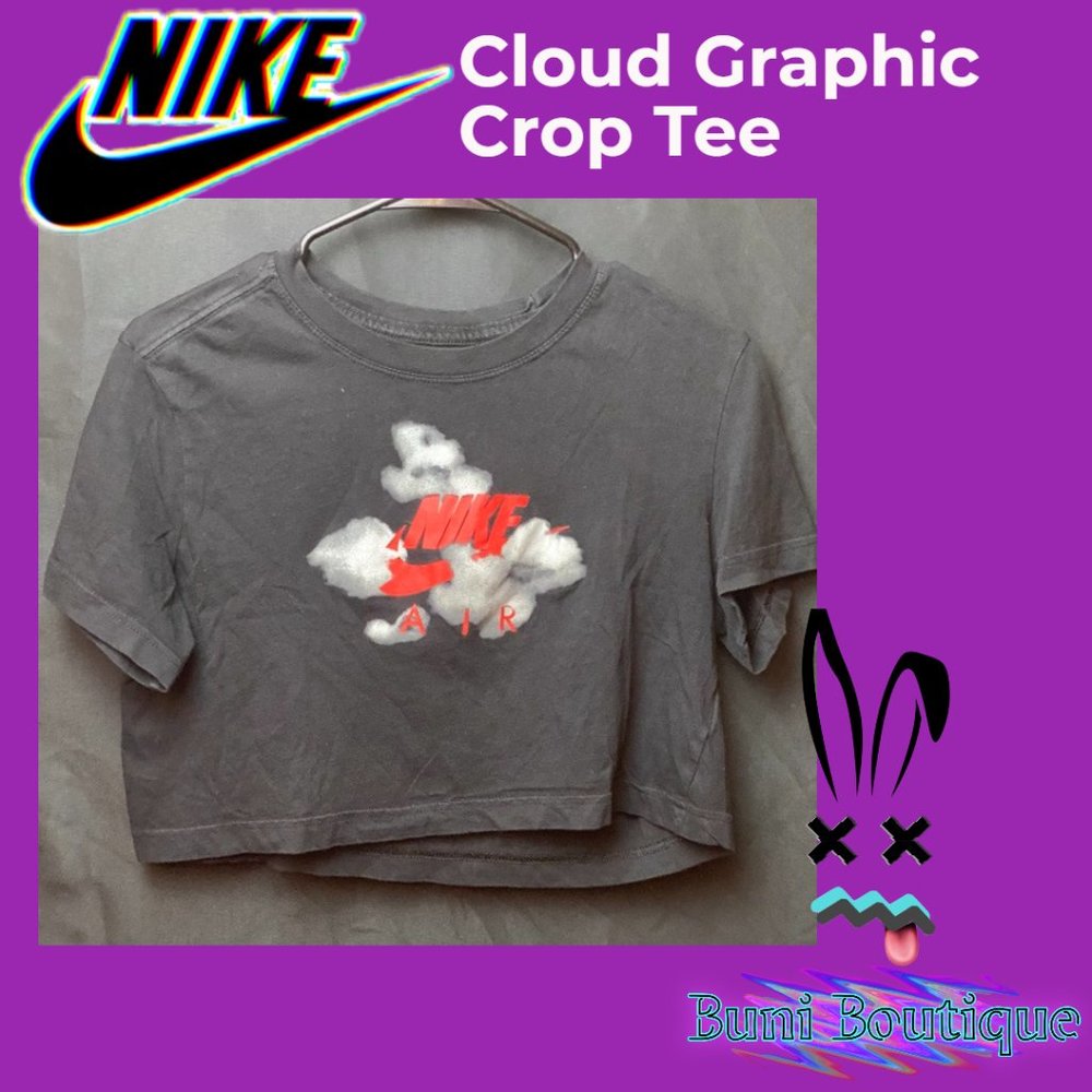 ❌SOLD❌Nike graphic crop top - Picture 2 of 5